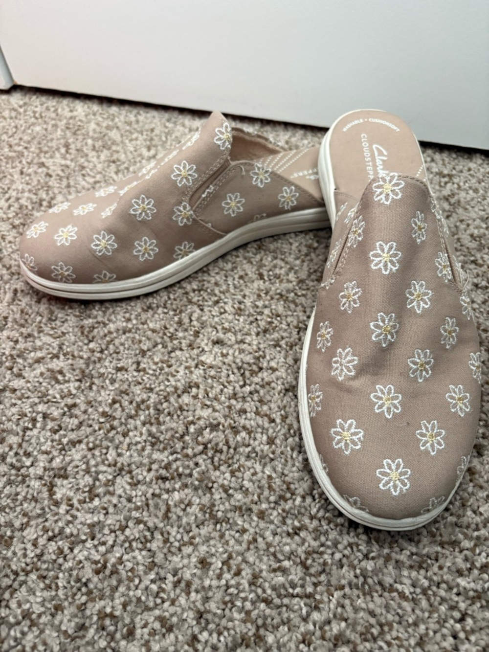 Clarks Cloudsteppers Breeze Shore Mules Floral Daisy Slip-On Shoes - Size 9.5